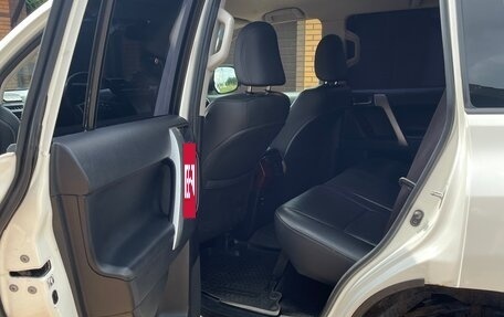 Toyota Land Cruiser Prado 150 рестайлинг 2, 2014 год, 3 550 000 рублей, 9 фотография
