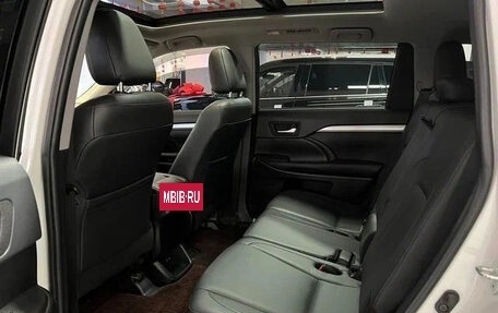 Toyota Highlander III, 2021 год, 2 390 200 рублей, 8 фотография