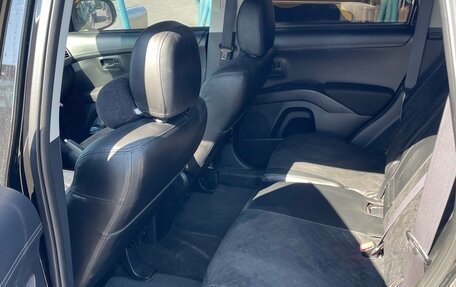 Mitsubishi Outlander III рестайлинг 3, 2011 год, 1 499 999 рублей, 4 фотография