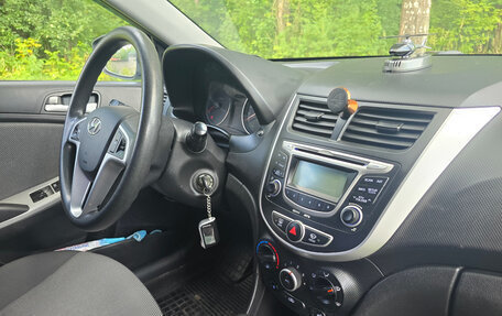 Hyundai Solaris II рестайлинг, 2011 год, 694 000 рублей, 10 фотография