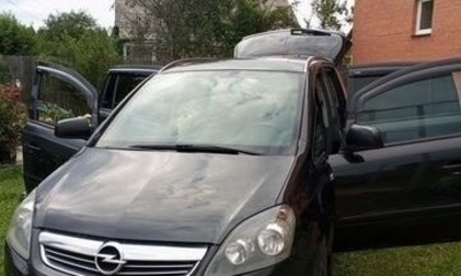 Opel Zafira B, 2012 год, 600 000 рублей, 1 фотография
