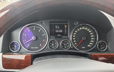 Volkswagen Touareg III, 2004 год, 950 000 рублей, 4 фотография