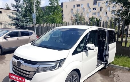 Honda Stepwgn IV, 2021 год, 2 590 000 рублей, 10 фотография