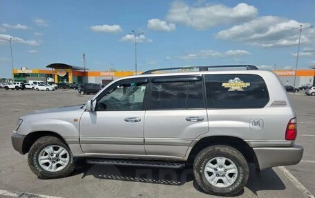 Toyota Land Cruiser 100 рестайлинг 2, 2004 год, 1 550 000 рублей, 2 фотография