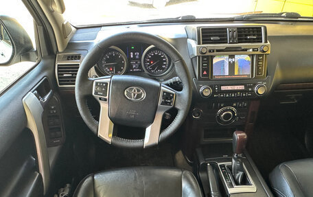 Toyota Land Cruiser Prado 150 рестайлинг 2, 2014 год, 2 650 000 рублей, 26 фотография