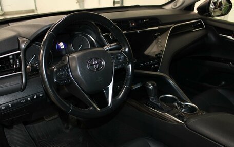 Toyota Camry, 2018 год, 2 667 000 рублей, 10 фотография