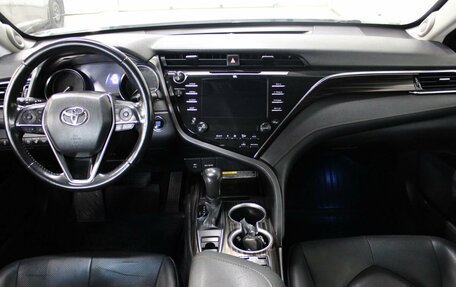 Toyota Camry, 2018 год, 2 667 000 рублей, 13 фотография
