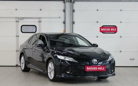 Toyota Camry, 2018 год, 2 667 000 рублей, 3 фотография