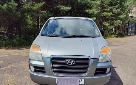 Hyundai H-1 II рестайлинг, 2006 год, 1 000 000 рублей, 1 фотография