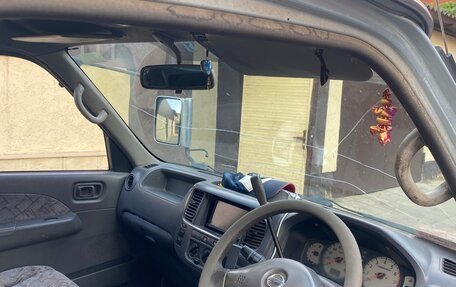 Nissan Caravan IV, 2001 год, 800 000 рублей, 1 фотография