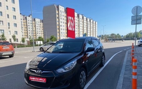 Hyundai Solaris II рестайлинг, 2011 год, 750 000 рублей, 1 фотография