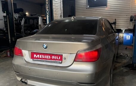 BMW 5 серия, 2003 год, 650 000 рублей, 2 фотография