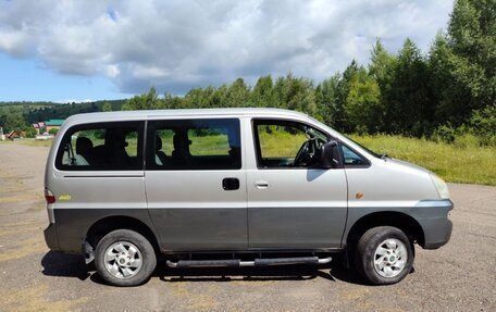 Hyundai H-1 II рестайлинг, 2006 год, 1 000 000 рублей, 3 фотография