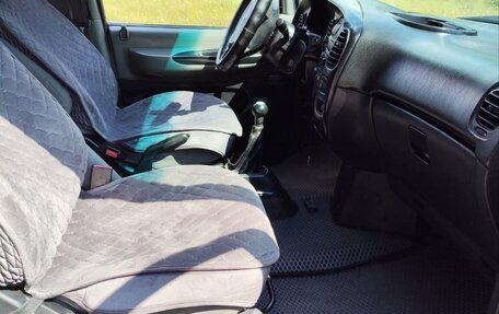 Hyundai H-1 II рестайлинг, 2006 год, 1 000 000 рублей, 11 фотография