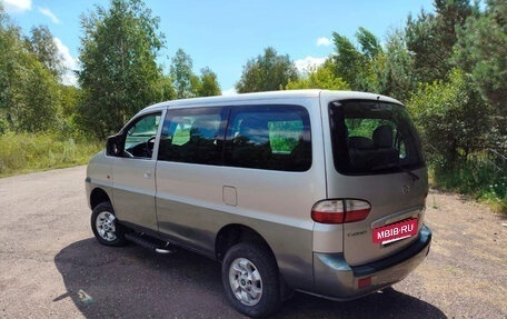 Hyundai H-1 II рестайлинг, 2006 год, 1 000 000 рублей, 5 фотография