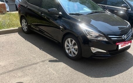 Hyundai Solaris II рестайлинг, 2015 год, 1 100 000 рублей, 3 фотография