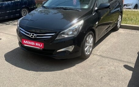Hyundai Solaris II рестайлинг, 2015 год, 1 100 000 рублей, 2 фотография