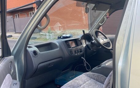 Nissan Caravan IV, 2001 год, 800 000 рублей, 3 фотография
