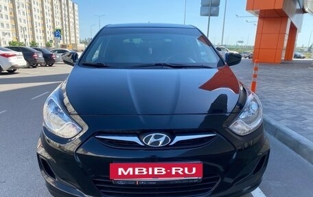 Hyundai Solaris II рестайлинг, 2011 год, 750 000 рублей, 3 фотография