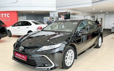 Toyota Camry, 2021 год, 2 535 000 рублей, 1 фотография