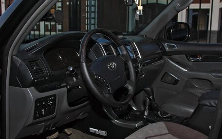 Toyota Land Cruiser Prado 120 рестайлинг, 2008 год, 2 050 000 рублей, 11 фотография