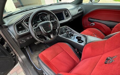 Dodge Challenger III рестайлинг 2, 2020 год, 6 880 000 рублей, 11 фотография