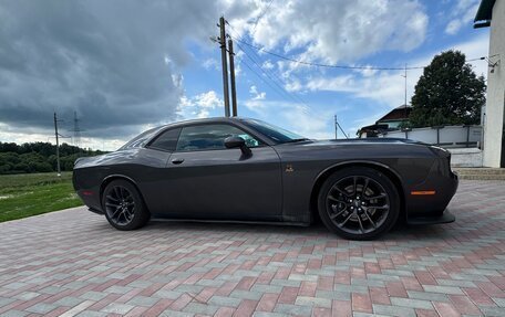 Dodge Challenger III рестайлинг 2, 2020 год, 6 880 000 рублей, 6 фотография