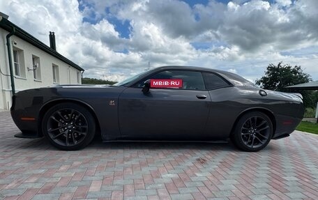 Dodge Challenger III рестайлинг 2, 2020 год, 6 880 000 рублей, 5 фотография
