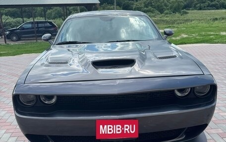 Dodge Challenger III рестайлинг 2, 2020 год, 6 880 000 рублей, 3 фотография