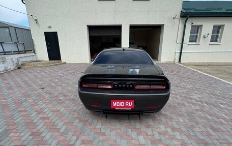 Dodge Challenger III рестайлинг 2, 2020 год, 6 880 000 рублей, 9 фотография