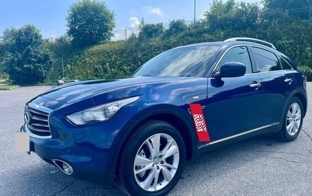 Infiniti QX70, 2014 год, 2 200 000 рублей, 11 фотография