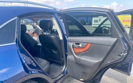 Infiniti QX70, 2014 год, 2 200 000 рублей, 18 фотография