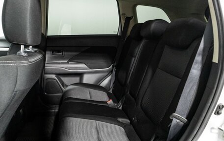 Mitsubishi Outlander III рестайлинг 3, 2017 год, 1 549 898 рублей, 10 фотография