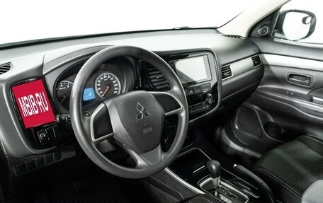 Mitsubishi Outlander III рестайлинг 3, 2017 год, 1 549 898 рублей, 11 фотография