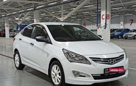 Hyundai Solaris II рестайлинг, 2015 год, 925 950 рублей, 3 фотография