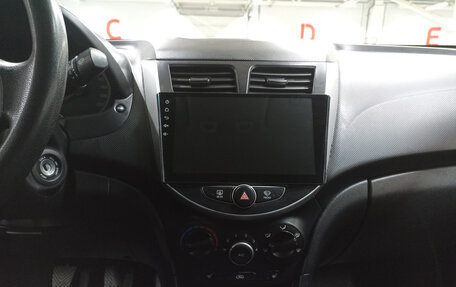 Hyundai Solaris II рестайлинг, 2015 год, 925 950 рублей, 18 фотография