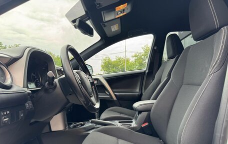 Toyota RAV4, 2019 год, 2 690 000 рублей, 10 фотография