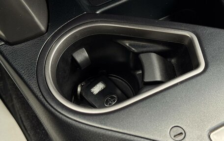 Toyota RAV4, 2019 год, 2 690 000 рублей, 17 фотография