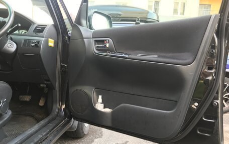 Toyota Corolla Spacio II, 2003 год, 800 000 рублей, 27 фотография