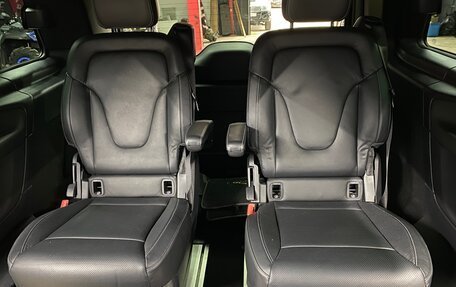 Mercedes-Benz V-Класс, 2018 год, 3 999 000 рублей, 13 фотография