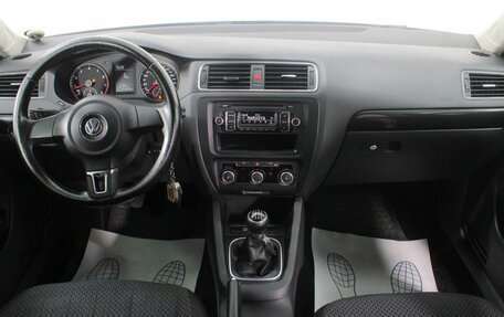 Volkswagen Jetta VI, 2011 год, 790 000 рублей, 14 фотография