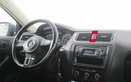 Volkswagen Jetta VI, 2011 год, 790 000 рублей, 11 фотография