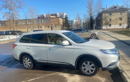 Mitsubishi Outlander III рестайлинг 3, 2021 год, 2 990 000 рублей, 1 фотография