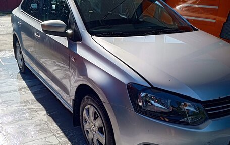 Volkswagen Polo VI (EU Market), 2011 год, 800 000 рублей, 1 фотография