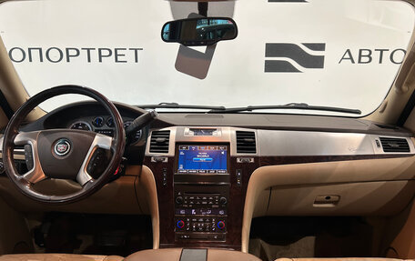 Cadillac Escalade III, 2011 год, 1 499 000 рублей, 12 фотография