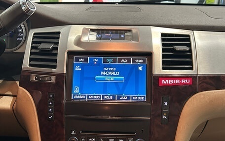 Cadillac Escalade III, 2011 год, 1 499 000 рублей, 13 фотография