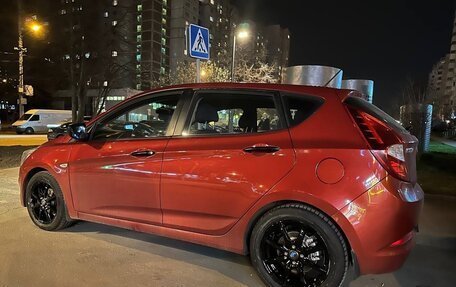 Hyundai Solaris II рестайлинг, 2015 год, 950 000 рублей, 3 фотография