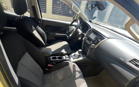 Mitsubishi L200 IV рестайлинг, 2021 год, 3 300 000 рублей, 13 фотография