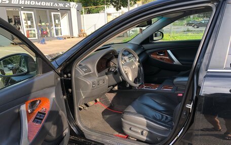 Toyota Camry, 2011 год, 1 350 000 рублей, 2 фотография