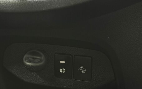 Toyota Vitz, 2019 год, 995 000 рублей, 13 фотография